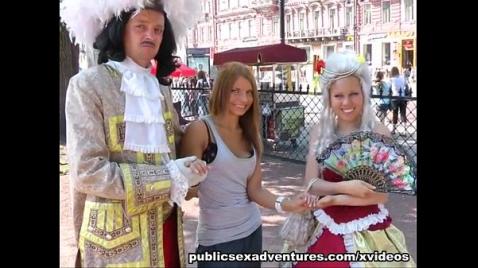 Турист выебал русскую девушку на улице