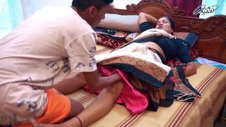 Парень пристал к толстой домработницы трахнуть ее в задницу