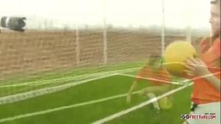 Белка из сериала физрук трахается в парнем