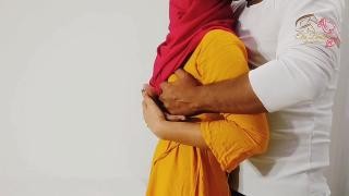 Индианка делает минет мужчине